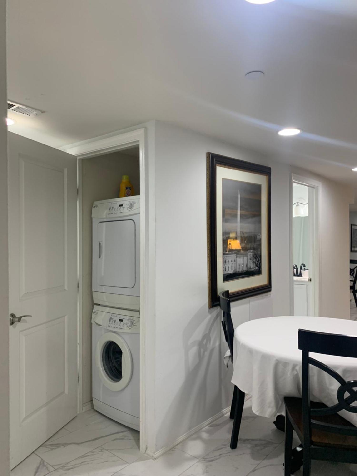 Lovely Remodeled 2Bdrm Basement Home Washington Exteriér fotografie