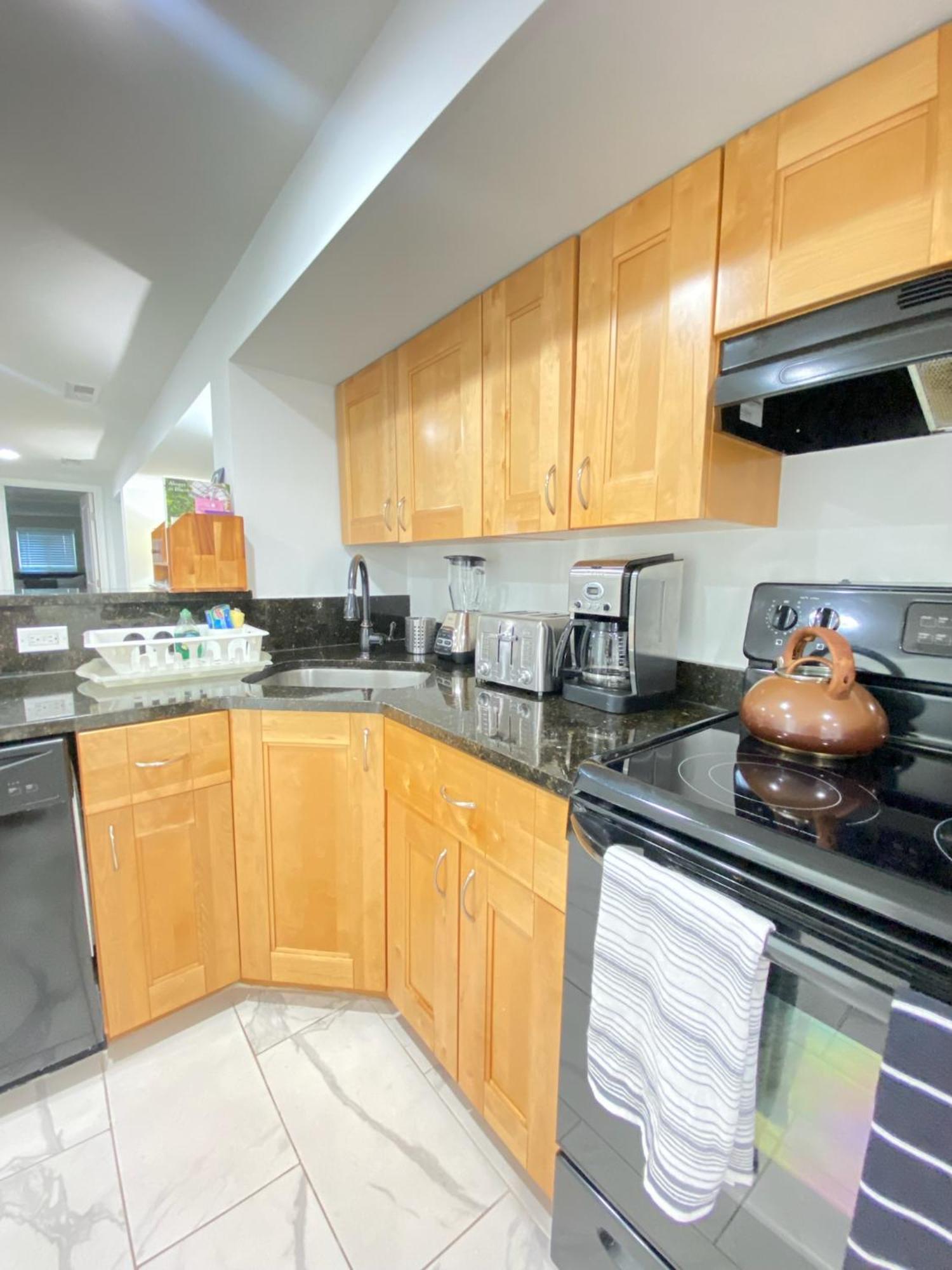 Lovely Remodeled 2Bdrm Basement Home Washington Exteriér fotografie