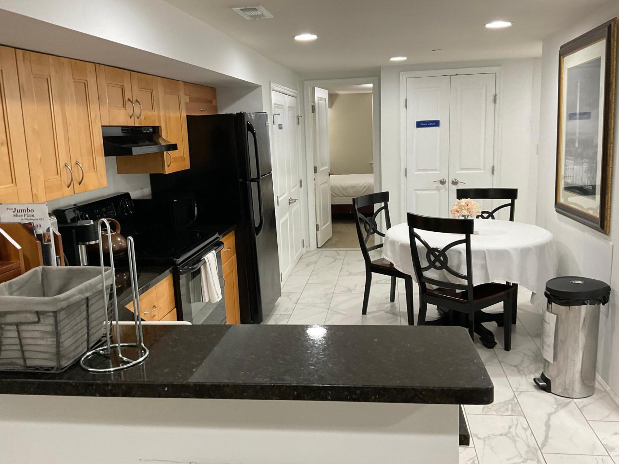 Lovely Remodeled 2Bdrm Basement Home Washington Exteriér fotografie